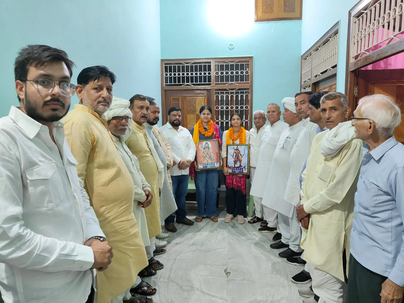 बागपत की दो बेटियों ने रचा इतिहास, लेफ्टिनेंट बनकर बढ़ाया गौरव