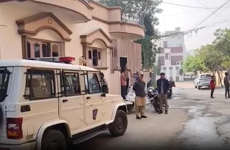 गोधरा: घर में आग लगने से चार लोगों की मौत, दम घुटने से मौत होने की संभावना