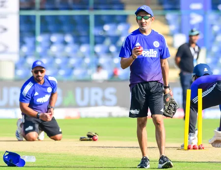 'कोच बल्ला उठाकर खेल नहीं सकते,' आलोचना के बीच गौतम गंभीर को मिला आर अश्विन का समर्थन