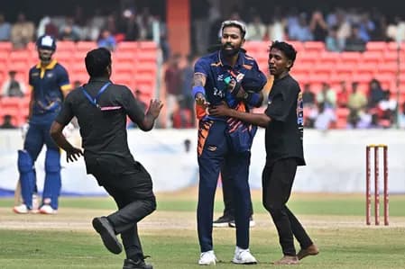 हार्दिक पांड्या के 'फैन पावर' का असर, बदलना पड़ा बड़ौदा-गुजरात मैच का आयोजन स्थल