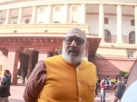 पश्चिम बंगाल में तृणमूल सरकार को सत्ता से हटाना जरूरी, भाजपा करेगी लोकतंत्र बहाल : गिरिराज सिंह