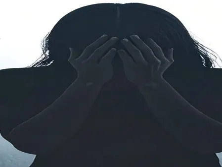 मुंबई में विदेशी महिला के साथ छेड़छाड़, खुद बताई आपबीती, एफआईआर दर्ज