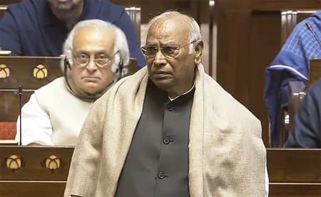 एलपीजी की कमी चिंता का विषय, घरों व व्यावसायिक उपयोगकर्ताओं पर पड़ रहा है असरः खड़गे