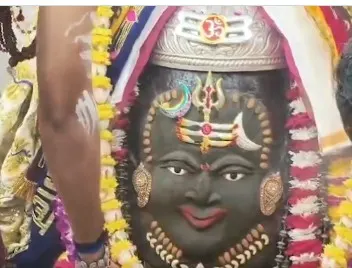 चैत्र शुक्ल द्वादशी पर बाबा महाकाल की भस्म आरती में हजारों श्रद्धालुओं ने लिया आशीर्वाद