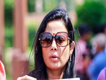 टीएमसी सांसदों का आरोप चुनावी प्रक्रिया में गड़बड़ी, आयोग पर भाजपा के इशारे पर काम करने का दावा