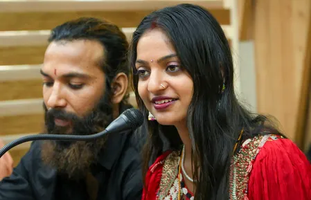 महाकुंभ वायरल गर्ल मोनालिसा की शादी पर केरल में सियासी घमासान, भाजपा ने माकपा पर साधा निशाना