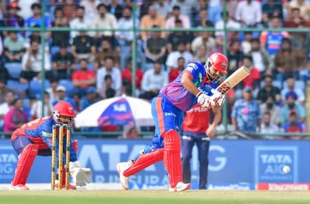 6,4,4,4, 4, 6... नीतीश राणा ने बार्टलेट के ओवर में कूटे 28 रन