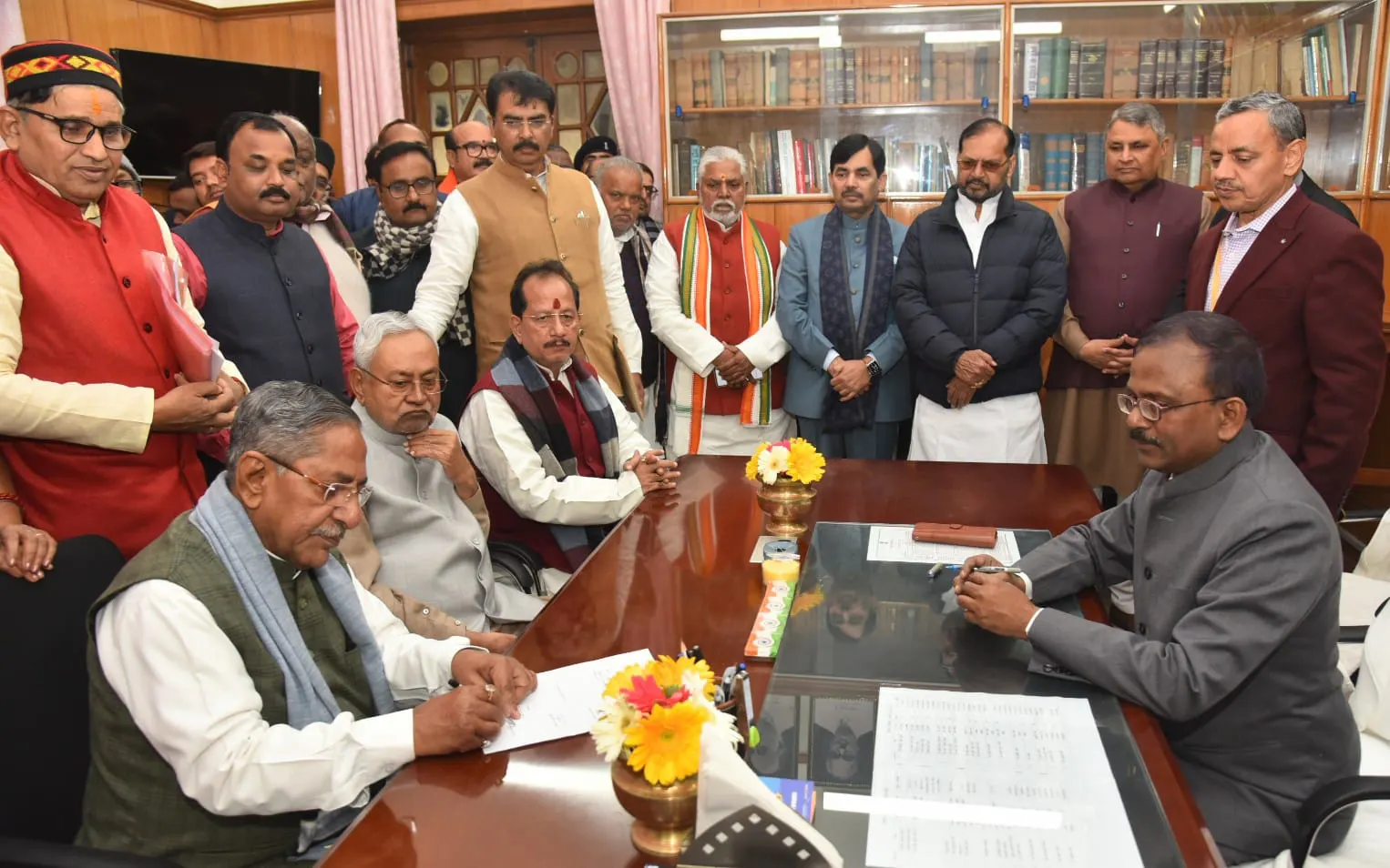 बिहार विधानसभा स्पीकर के लिए नंदकिशोर यादव ने भरा नामांकन पत्र