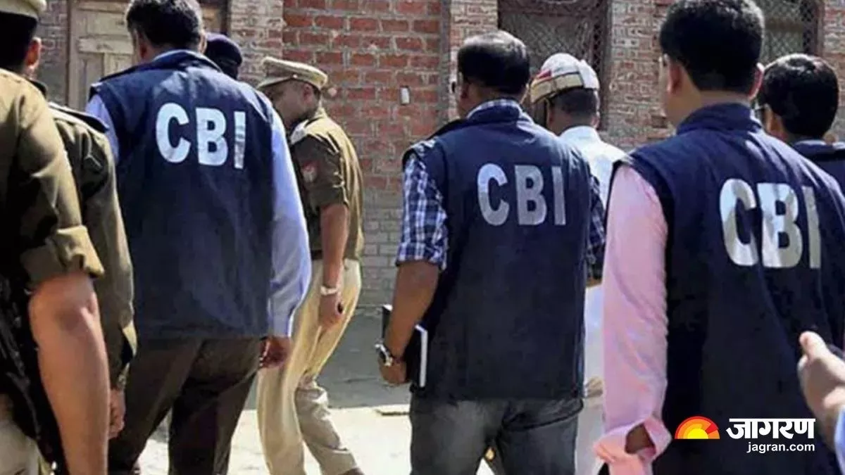 रेलवे के इस अधिकारी को सीबीआई ने रंगे हाथ गिरफ्तार किया