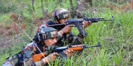 जम्मू-कश्मीर के कुलगाम में मुठभेड़, सुरक्षाबलों ने एक आतंकी को ढेर किया
