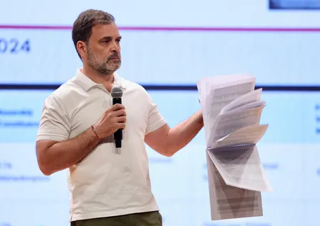 ईसीआई पर राहुल गांधी के आरोपों को कांग्रेस नेताओं ने माना सही, एसआईआर पर जताई आपत्ति