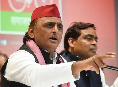 अखिलेश यादव ने चुनाव आयोग की निष्पक्षता पर गंभीर सवाल उठाए