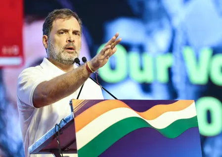 श्रीकृष्ण जन्माष्टमी पर राहुल गांधी समेत विपक्ष के प्रमुख नेताओं ने शुभकामनाएं दीं