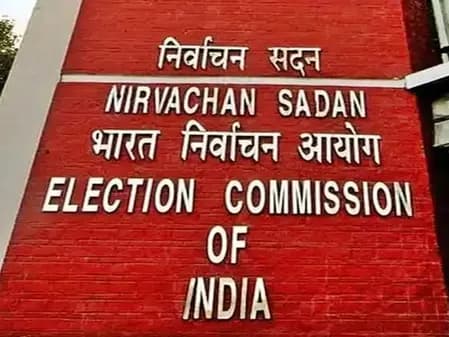 चुनाव आयोग ने चेताया, प्रचार में एआई आधारित भ्रामक जानकारी का इस्तेमाल न करें राजनीतिक दल