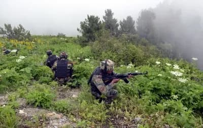 जम्मू-कश्मीर के कुपवाड़ा में नियंत्रण रेखा पर घुसपैठ की कोशिश नाकाम, दो आतंकवादी ढेर