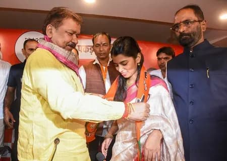 बिहार चुनाव: मैथिली ठाकुर को अलीनगर से मिला टिकट, भाजपा ने जारी की उम्मीदवारों की दूसरी लिस्ट