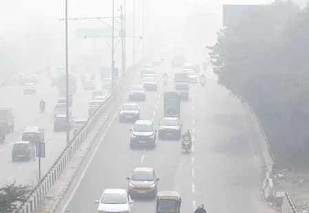 दिल्ली में प्रदूषण पर सख्ती: आज से 'नो पीयूसी, नो फ्यूल' नियम लागू