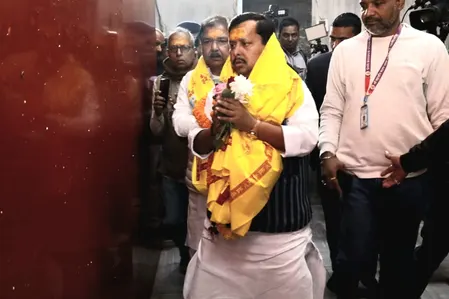 भाजपा के नवनियुक्त राष्ट्रीय कार्यकारी अध्यक्ष नितिन नबीन पहुंचे महावीर मंदिर