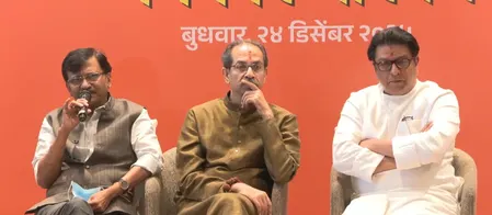 बीएमसी चुनावों के लिए उद्धव और राज ठाकरे ने मिलाया हाथ, मराठी मेयर बनाने का किया वादा