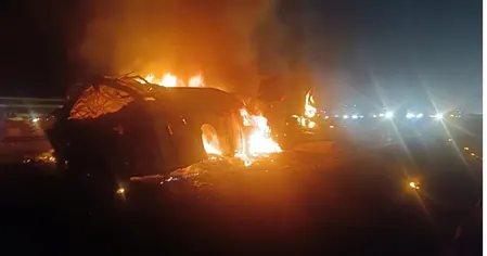 कर्नाटक के चित्रदुर्ग में ट्रक से टक्कर के बाद बस में आग लगी, 9 लोगों की मौत, पीएम मोदी ने दुख जताया
