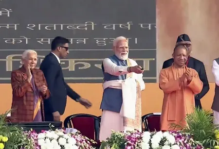 लखनऊ में पीएम मोदी ने किया राष्ट्र प्रेरणा स्थल का उद्घाटन, देश की महान विभूतियों को किया नमन