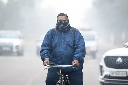 एनसीआर में प्रदूषण से आंशिक राहत के संकेत, लेकिन ठंड और कोहरे की चुनौती बरकरार
