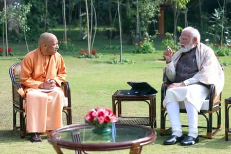 दिल्ली : सीएम योगी ने पीएम मोदी से की मुलाकात, कहा- 'उत्तर प्रदेश की विकास यात्रा में नवीन ऊर्जा का संचार'