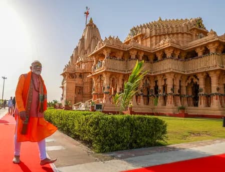 सोमनाथ स्वाभिमान पर्व: पीएम मोदी ने देशवासियों से की जश्न में शामिल होने की अपील, पुरानी तस्वीरें कीं शेयर