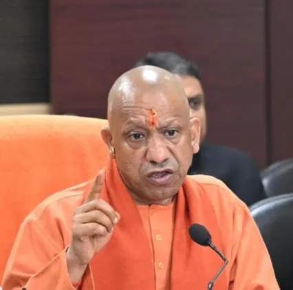 काशी में मंदिरों को तोड़ने का सफेद झूठ फैला रही कांग्रेस: सीएम योगी