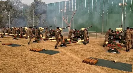 गणतंत्र दिवस पर स्वदेशी लाइट फील्ड गन से ऐतिहासिक 21 तोपों की सलामी