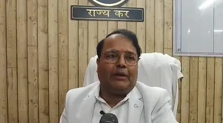 अविमुक्तेश्वरानंद के बयान से परेशान अयोध्या के जीएसटी डिप्टी कमिश्नर ने सीएम योगी के समर्थन में दिया इस्तीफा
