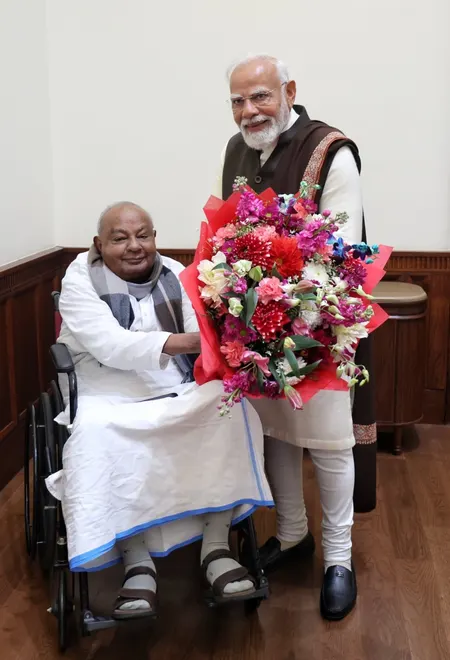 प्रधानमंत्री मोदी ने पूर्व पीएम एचडी देवगौड़ा से की मुलाकात, भारत के विकास में उनके उत्साह को सराहा