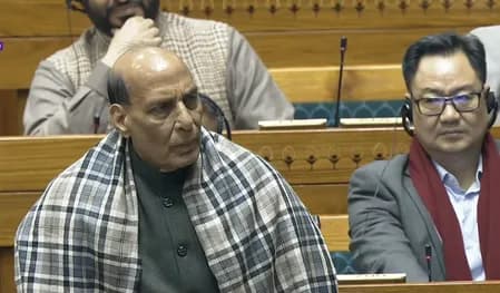 लोकसभा में 'डोकलाम' पर हंगामा, राजनाथ सिंह ने राहुल गांधी पर लगाया सदन को गुमराह करने का आरोप