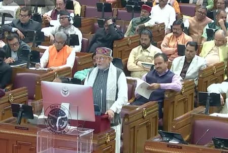 उत्तर प्रदेश : वित्त मंत्री सुरेश खन्ना ने 9,12,696 करोड़ रुपए का बजट पेश किया