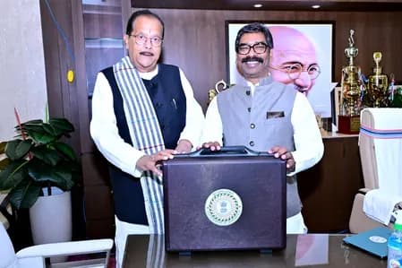 झारखंड सरकार ने पेश किया 1.58 लाख करोड़ रुपये का बजट, केंद्र पर आर्थिक सहयोग में कमी का लगाया आरोप