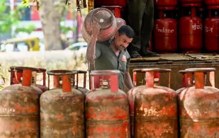 एलपीजी को लेकर राहत: संकट के बावजूद सप्लाई सुचारु, कालाबाजारी पर सख्ती