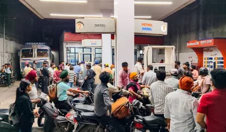 मेरिका, यूएई, ऑस्ट्रेलिया और पाकिस्तान में ईंधन महंगा, भारत में कीमतें स्थिर