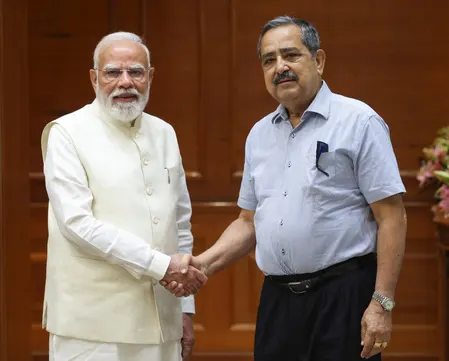 नीति आयोग के उपाध्यक्ष अशोक लाहिड़ी ने पीएम मोदी से की मुलाकात