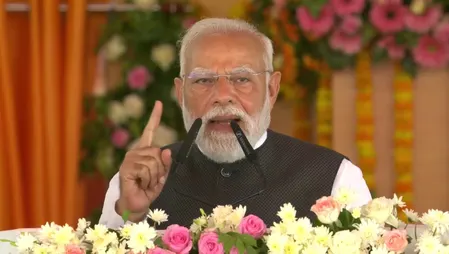 दूसरे चरण की वोटिंग के बीच पीएम मोदी का बयान, कहा– लोग बिना डर के वोट दे रहे हैं