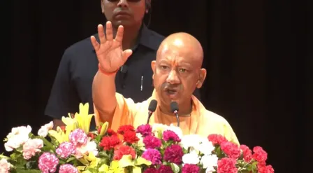 मवीर गौरव समारोह में योगी आदित्यनाथ की चेतावनी, मजदूरों का हक न देने वालों पर सख्त कार्रवाई