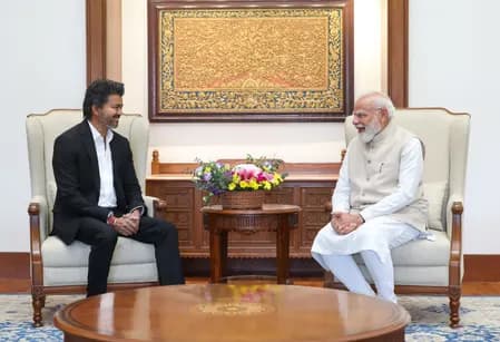 पीएम मोदी से मिले तमिलनाडु के सीएम विजय, 12 साल बाद हुई मुलाकात
