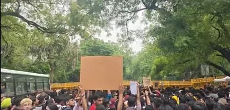 दिल्ली में प्रदर्शन के दौरान तनावपूर्ण माहौल, जंतर-मंतर पर पुलिस अलर्ट