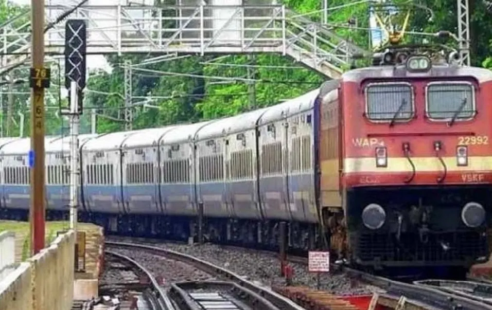 अयोध्या में नवनिर्मित राम मंदिर के उद्घाटन पर रेलवे चलाएगा विशेष ट्रेनें