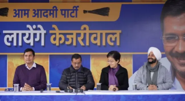 केजरीवाल का बड़ा ऐलान, सरकार बनने पर पुजारियों और ग्रंथियों को मिलेगा 18 हजार रुपये महीना
