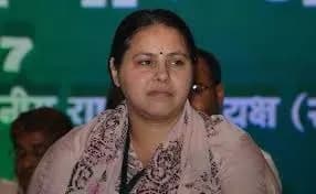 केस की सुनवाई के दौरान व्हील चेयर पर पहुंची मीसा भारती