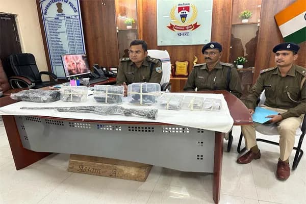 चतरा में टीपीसी सब जोनल कमांडर आदेश गंझू सहित पांच उग्रवादी गिरफ्तार, हथियार बरामद