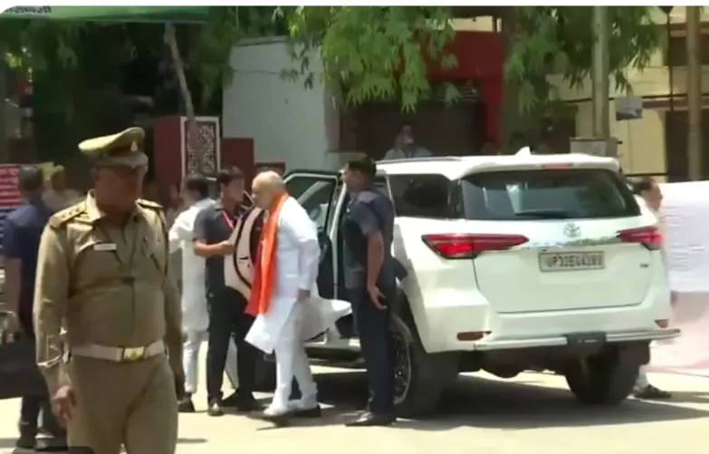 प्रधानमंत्री मोदी के नामांकन में शामिल होने के लिए अमित शाह, राजनाथ सिंह सहित दिग्गज नेताओं का जमावड़ा