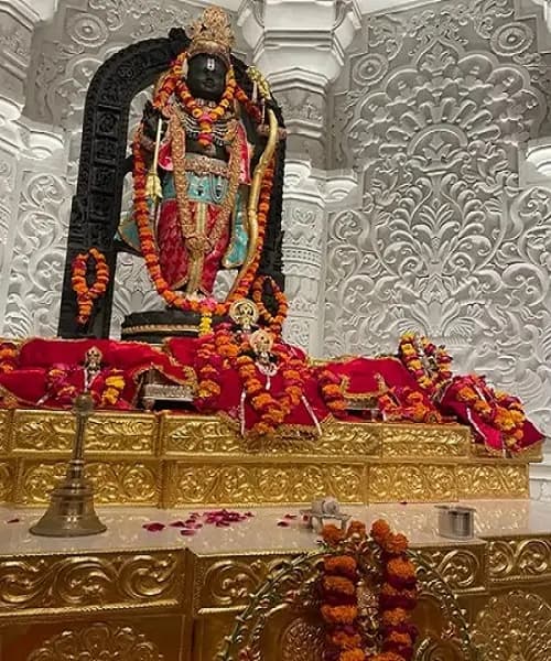 श्रीरामलला के अलौकिक रूप देख श्रद्धालु हुए मंत्रमुग्ध, भक्तों की उमड़ी भीड़