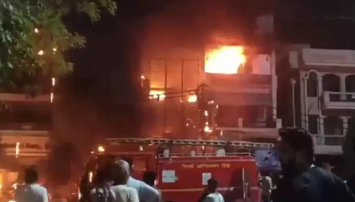 दिल्ली के अस्पताल में लगी आग, छह नवजात बच्चों की मौत