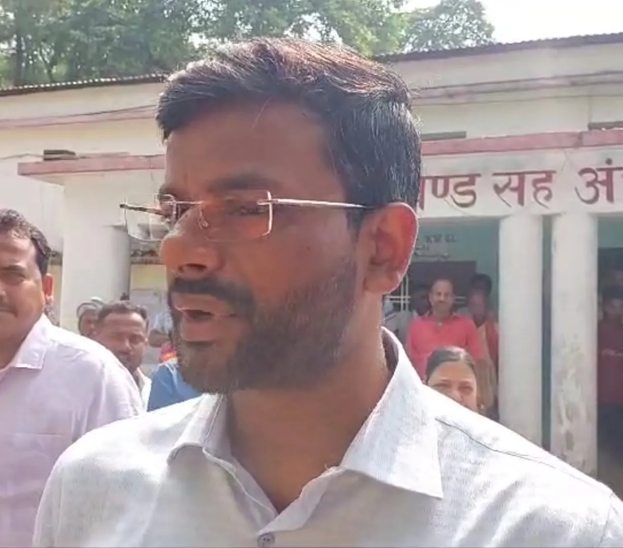 डीएम ने सर्द शीतलहर को लेकर वर्ग आठ तक की शैक्षणिक गतिविधि पर 18 तक लगाई रोक